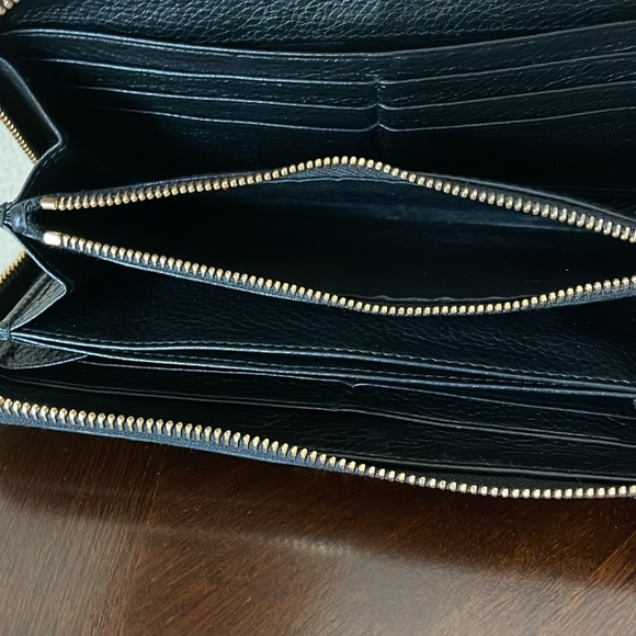 Authentic Prada Zippy Wallet - Picture 8 of 10